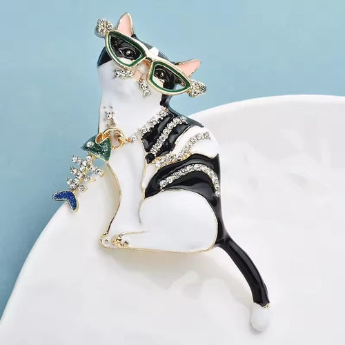 Cute Fish Bone Cat Brooch Rhinestone Enamel Animal Women Fashion Lapel Pin Gift