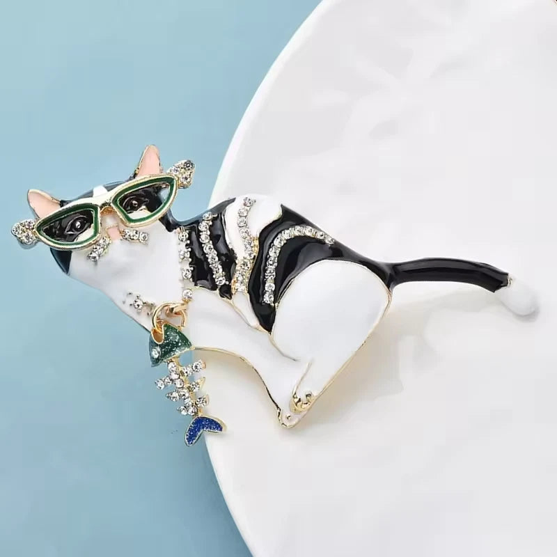Cute Fish Bone Cat Brooch Rhinestone Enamel Animal Women Fashion Lapel Pin Gift